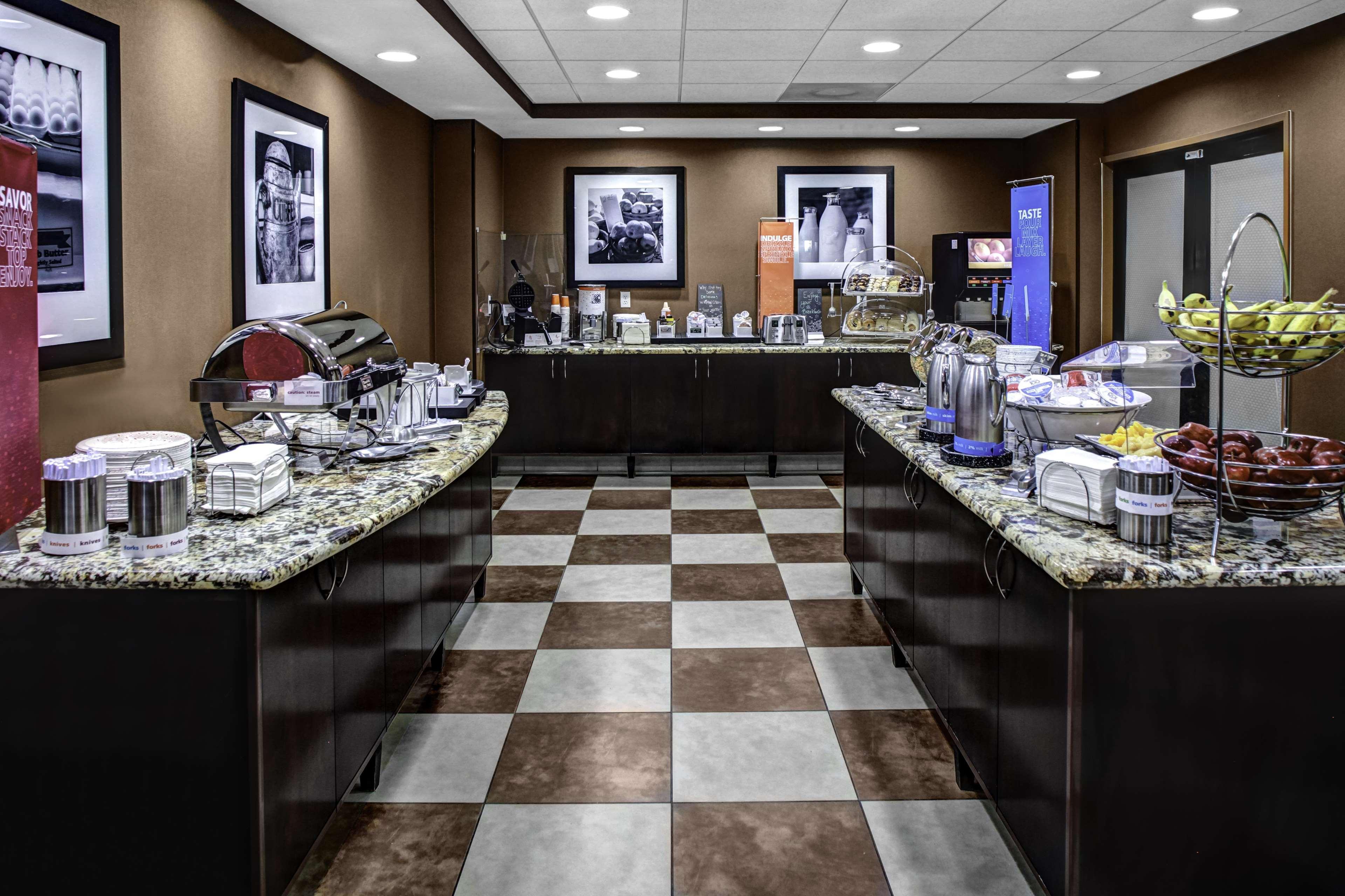 Hampton Inn And Suites Bakersfield / Highway 58 Екстер'єр фото