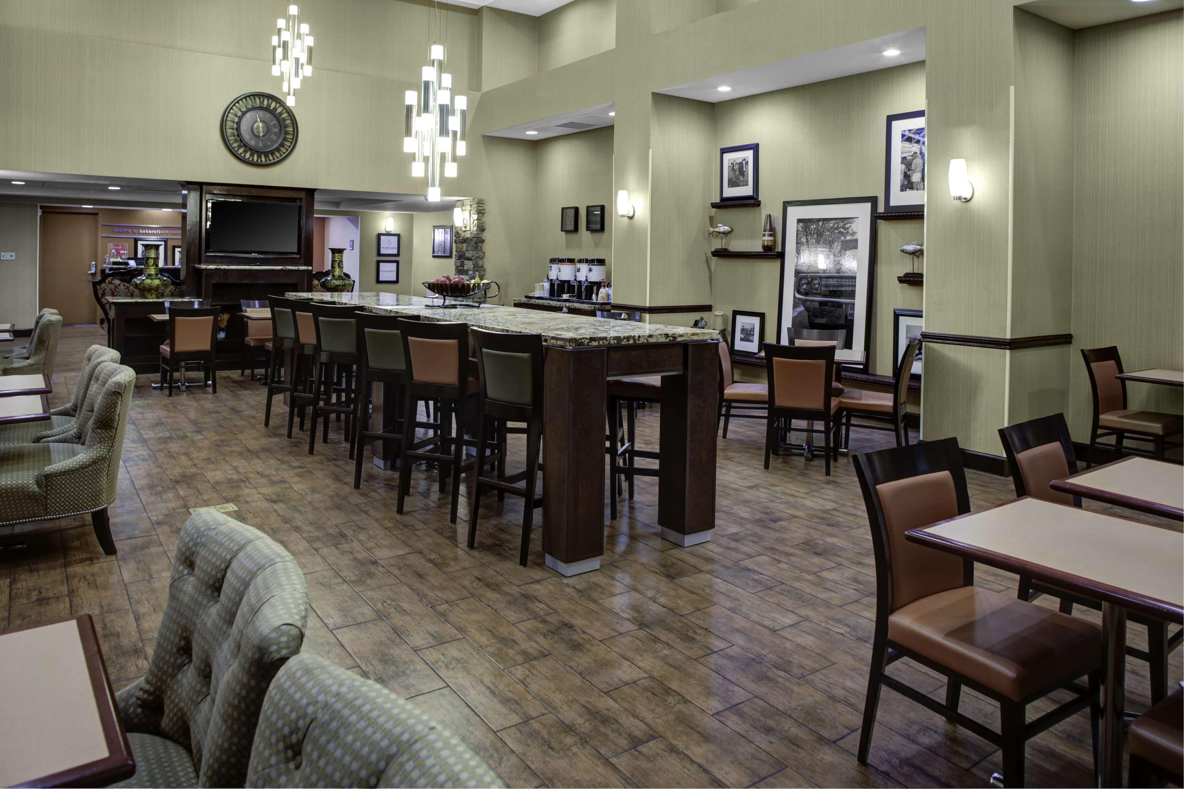 Hampton Inn And Suites Bakersfield / Highway 58 Екстер'єр фото