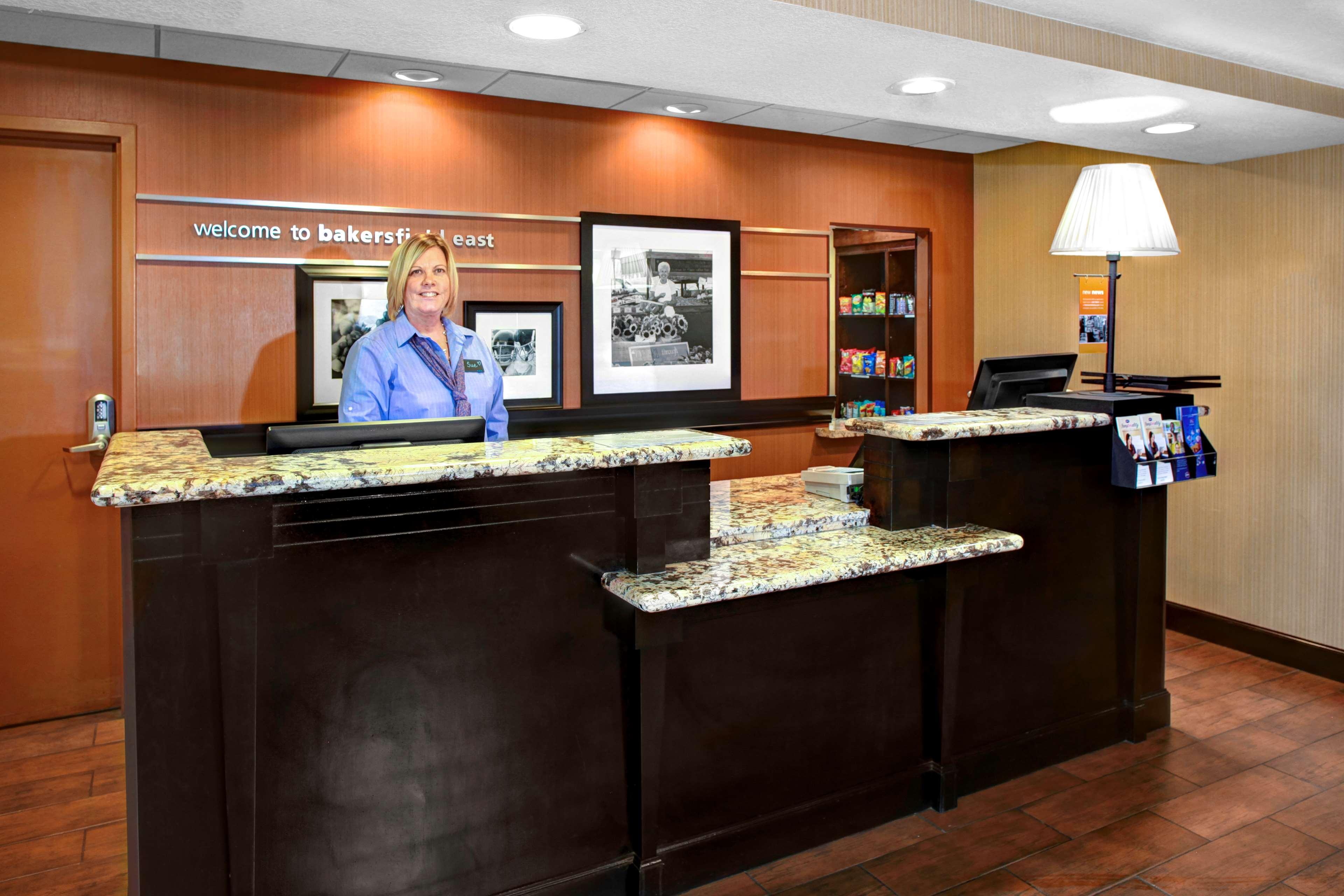 Hampton Inn And Suites Bakersfield / Highway 58 Екстер'єр фото