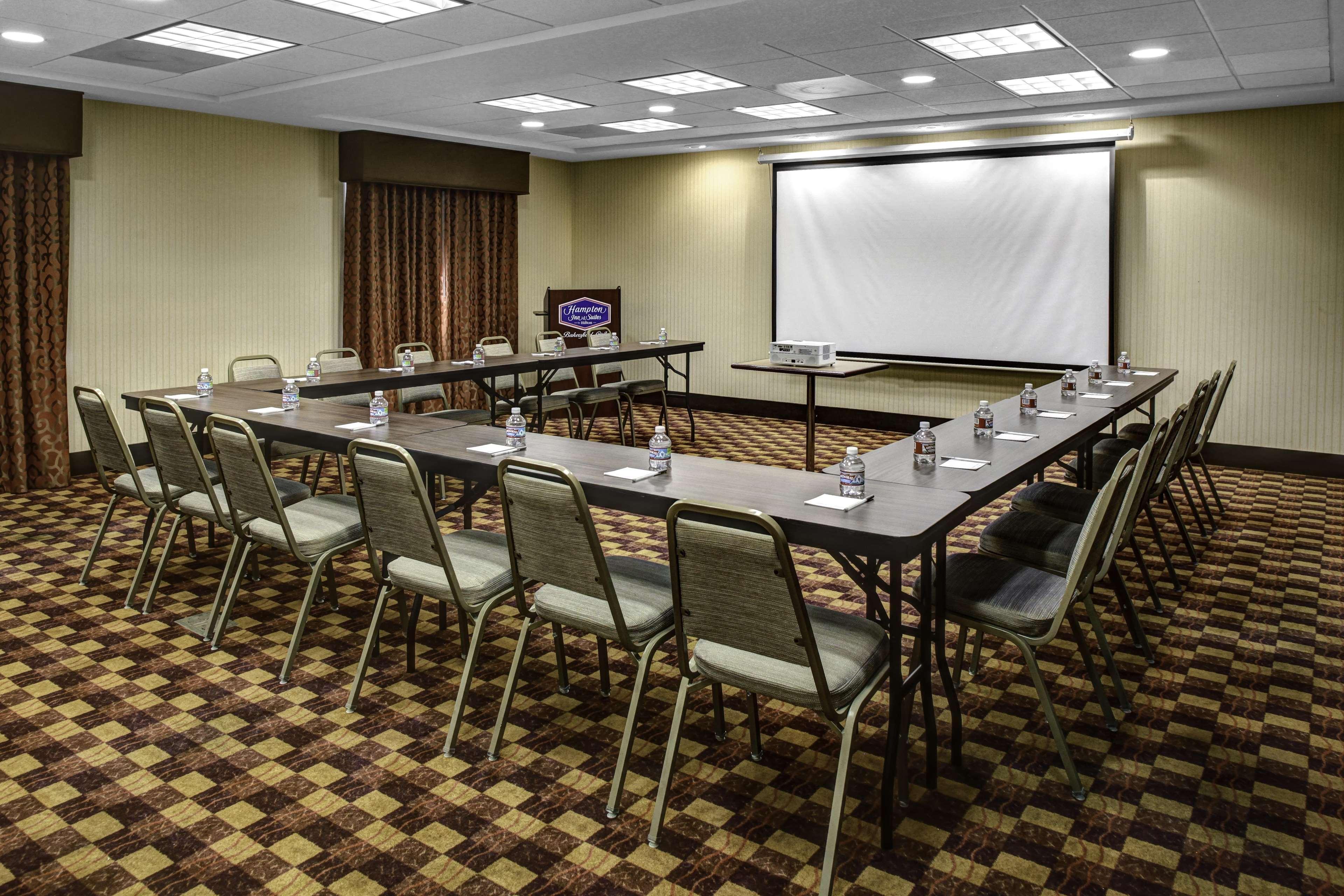 Hampton Inn And Suites Bakersfield / Highway 58 Екстер'єр фото