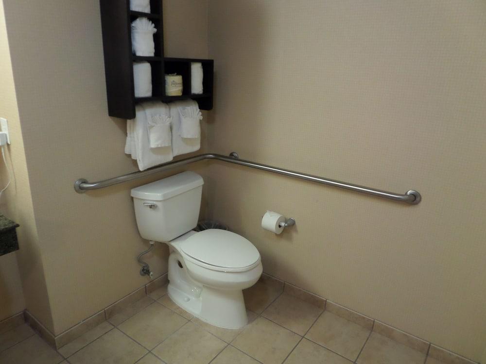 Hampton Inn And Suites Bakersfield / Highway 58 Екстер'єр фото
