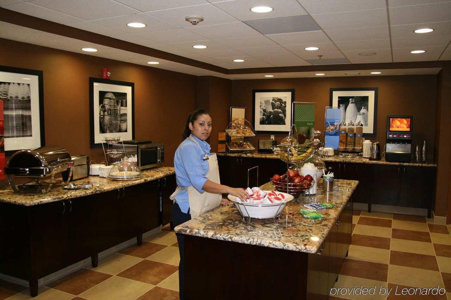 Hampton Inn And Suites Bakersfield / Highway 58 Ресторан фото